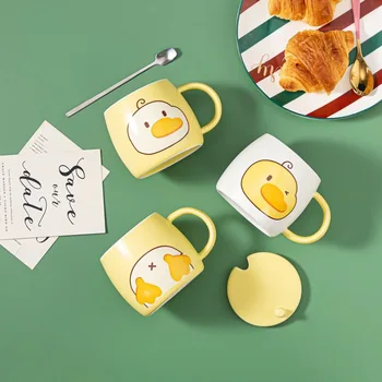 Креативная чашка для чая с маленькой желтой уточкой, Милая керамическая кружка с мультяшной ложкой, эмалированная кофейная чашка, Пара чашек для воды, 420 мл
