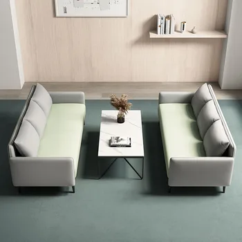 Маленький минималистичный журнальный столик в скандинавском стиле, роскошный журнальный столик в спальне, низкий столик в центре гостиной, базовый интерьер салона.