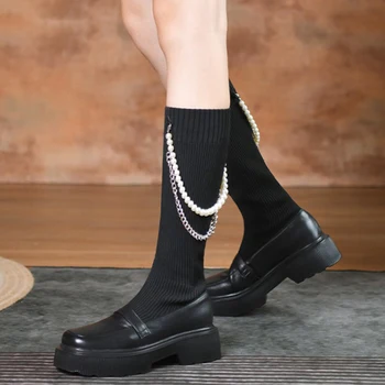 Черная цепочка в стиле панк с жемчужным декором, женские эластичные сапоги до середины икры на толстом каблуке, высокие сапоги на массивной платформе, обувь для вечеринок, женские
