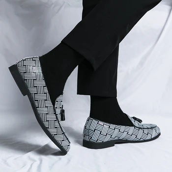 Лоферы, мужские классические повседневные мужские туфли без застежки, свадебные туфли для вождения, кожаные туфли с кисточками и острым носком